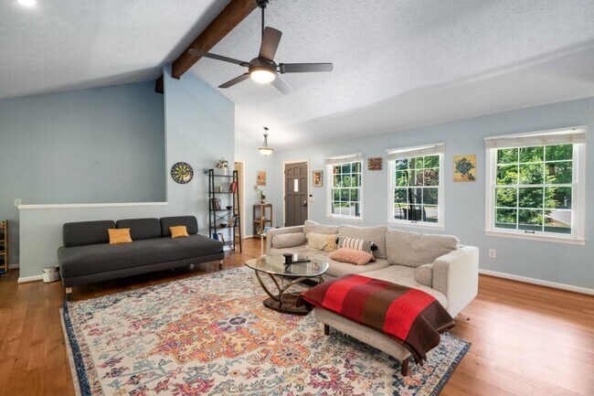 Building Photo - 2795 Bentwood Dr