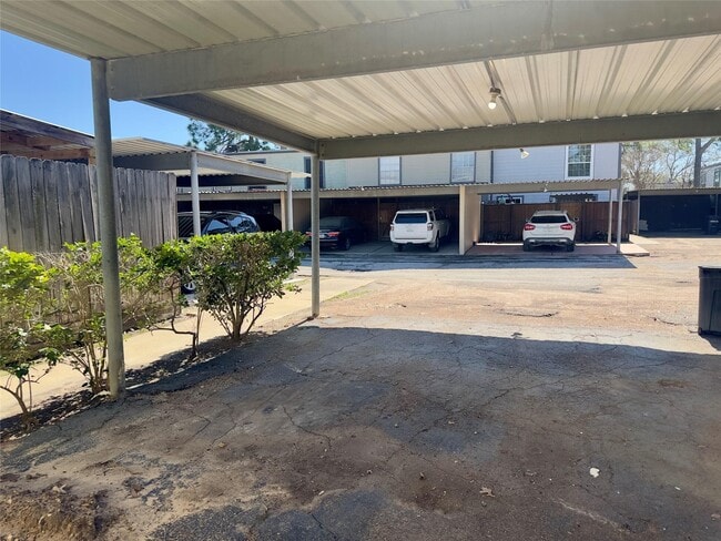 Building Photo - 10168 Beekman Pl Dr