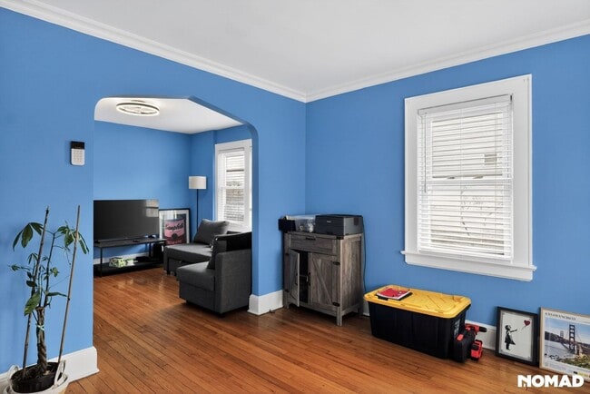 Building Photo - 96 Kenwood Ave