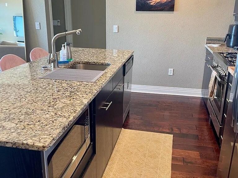 Building Photo - 2650 W Front Vw Crescent Dr