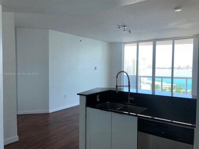 Building Photo - 7900 Harbor Island Dr