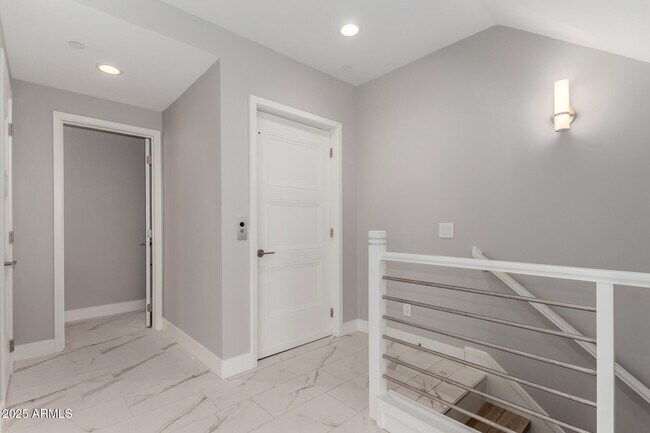 Building Photo - 4525 N 40th St