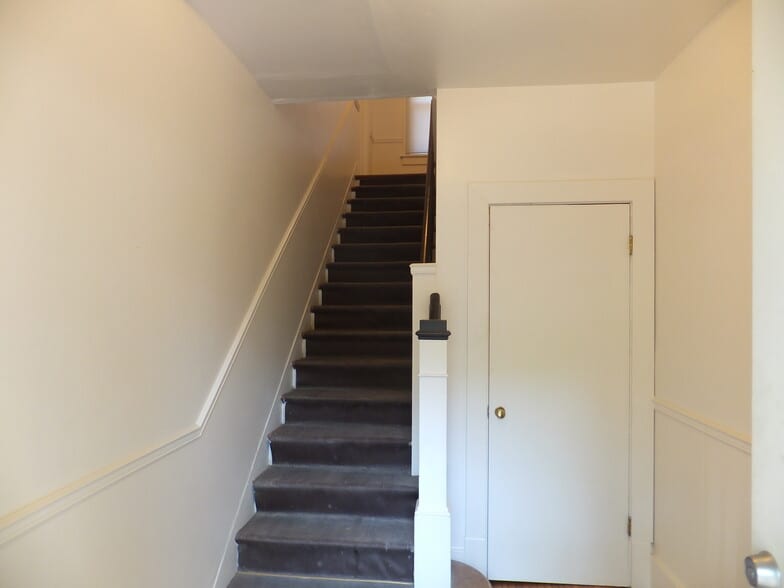 Building Photo - 1401 University Ave