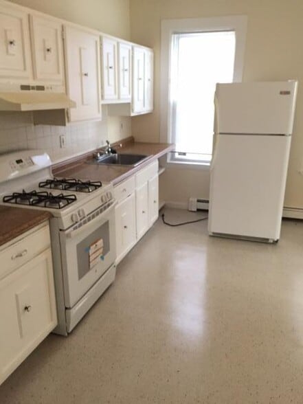 Primary Photo - 10 Buckley Ave