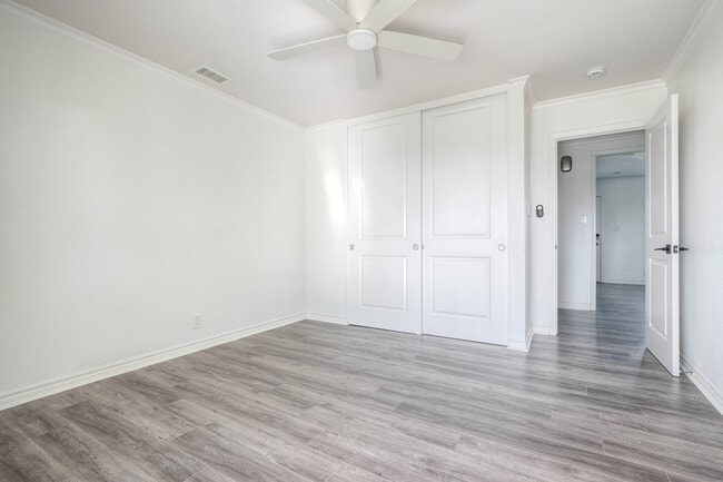 Building Photo - 254 Gloxina St