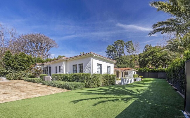 Building Photo - 1720 Coldwater Canyon Dr