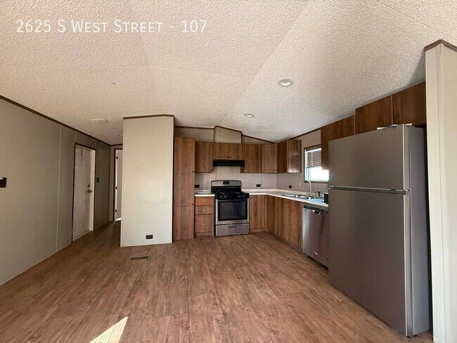 Building Photo - 2625 S West St