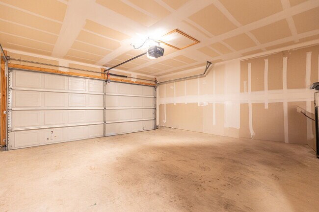 Building Photo - 9712 Moon Shine