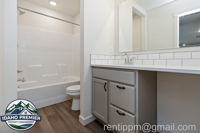 Building Photo - 7642 E Lightfoot St