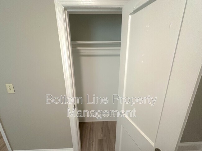 Building Photo - 2438 Columbus Cir