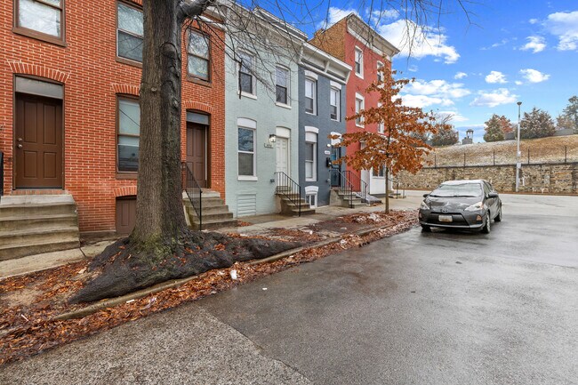 Building Photo - 458 Federal St
