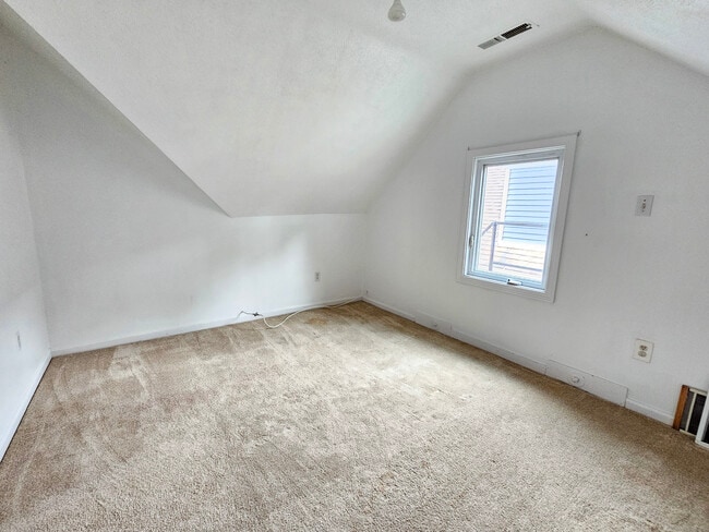 Building Photo - 54 Washington St