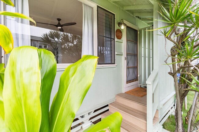 Building Photo - Charming 2/1 Cottage on a Quiet Lane in Ka...