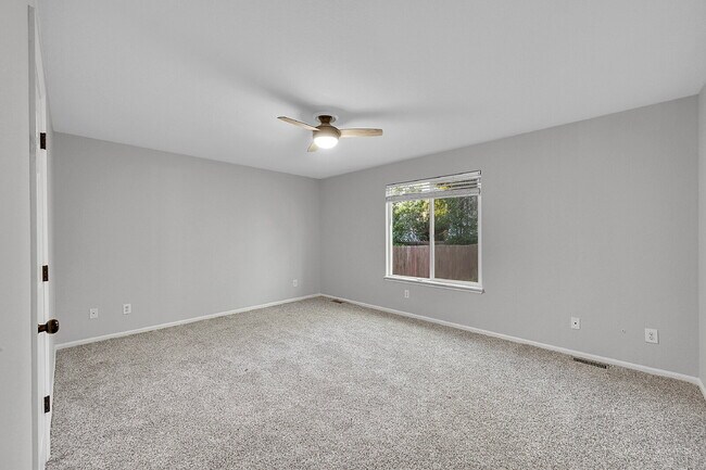 Building Photo - $2,295.00, 3 Bed, 2 bath located in Brighton.