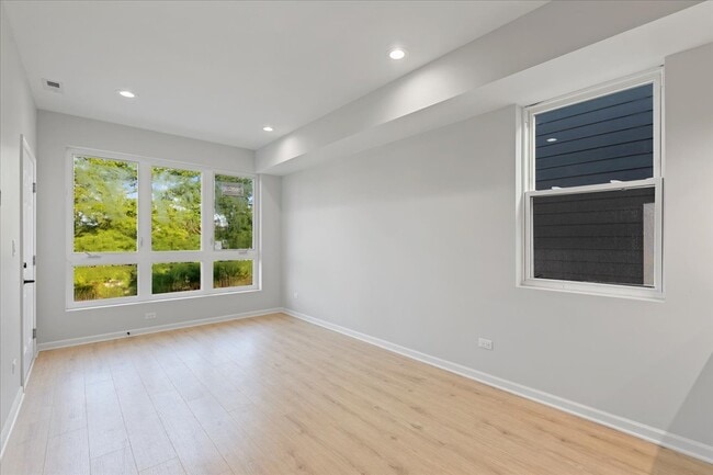 Building Photo - 4539 S Evans Ave