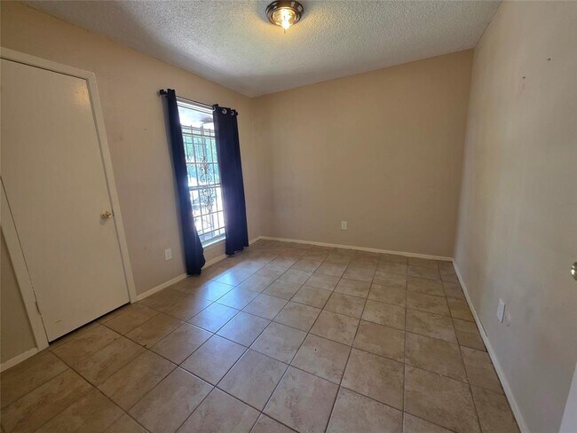 Building Photo - 6606 Northleaf Dr