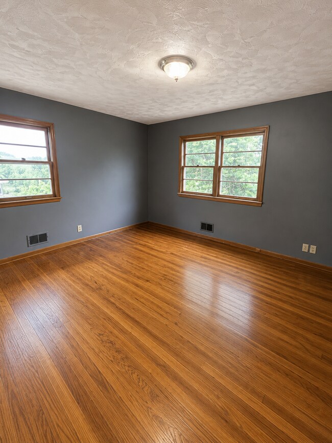 Building Photo - 4902 Ruggles St