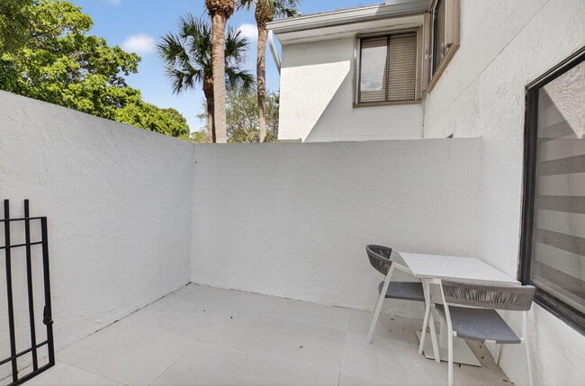 Building Photo - 15322 Strathearn Dr