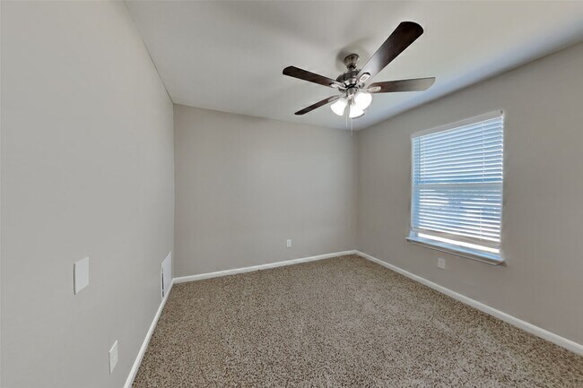 Building Photo - 7203 Towering Pine Ln