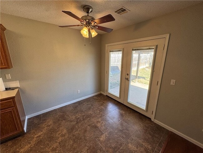 Building Photo - 1160 S Jasmine Ln