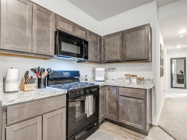 Building Photo - 823 Highgarden Cir