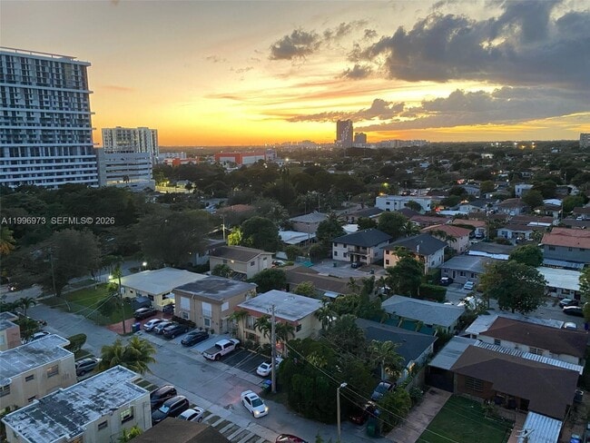 Building Photo - 2600 SW 27th Ave