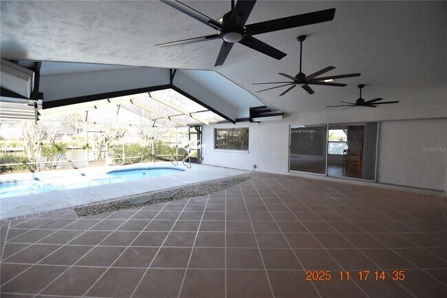 Building Photo - 705 Spanish Main Dr