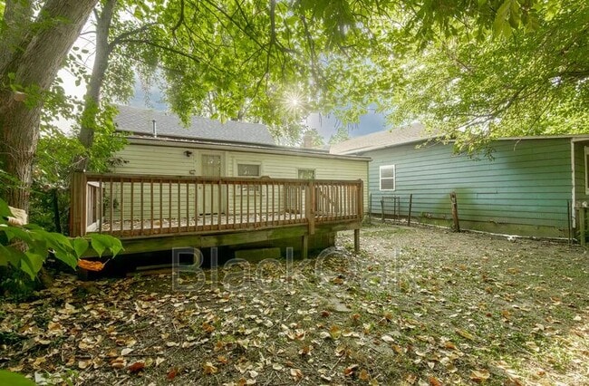 Building Photo - 917 Watt St