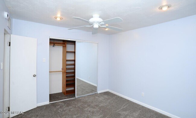 Building Photo - 3326 E Elida St
