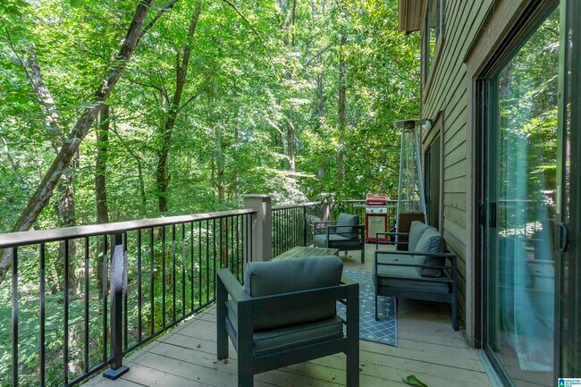 Building Photo - 327 Heath Dr