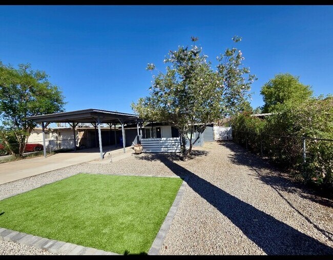 Primary Photo - Great Home in Arcadia Light - Price Reduced