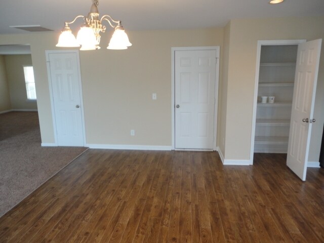 Building Photo - 204 Edgecroft Way