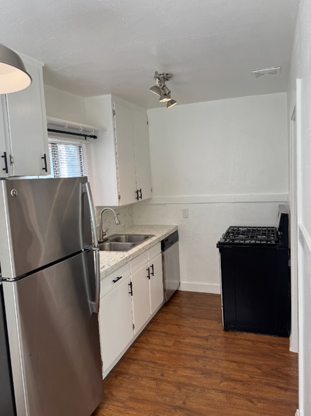 Building Photo - 4543 1/2 Alumni Ave