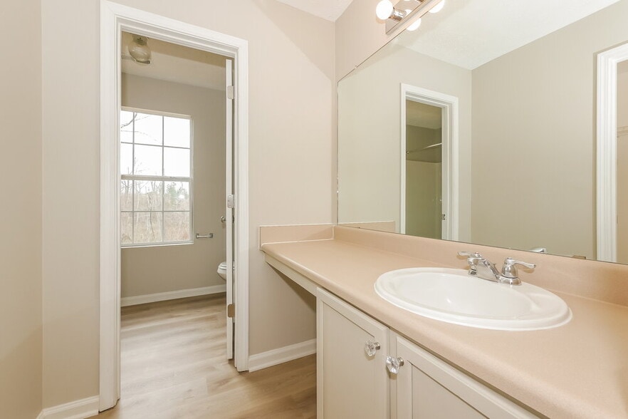 Building Photo - 51 Fairview Dr