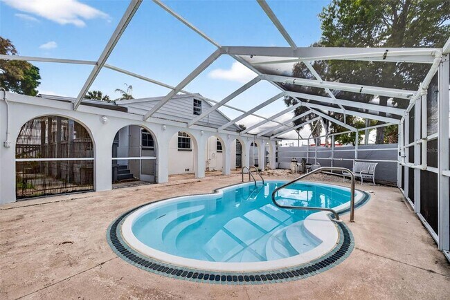 Building Photo - 3620 E Tampa Cir