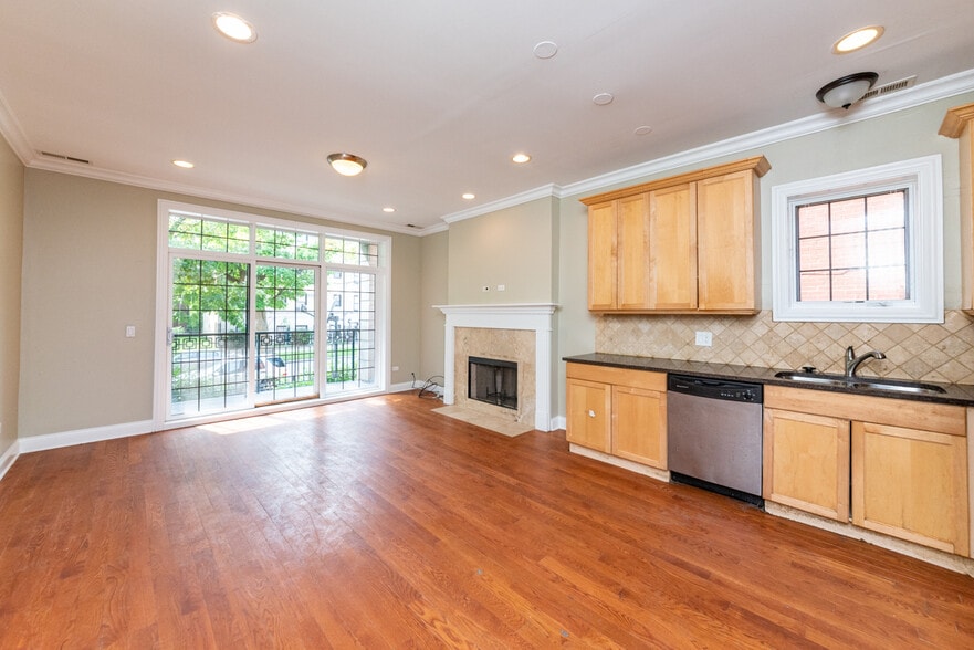 Building Photo - 6217 S Kimbark Ave