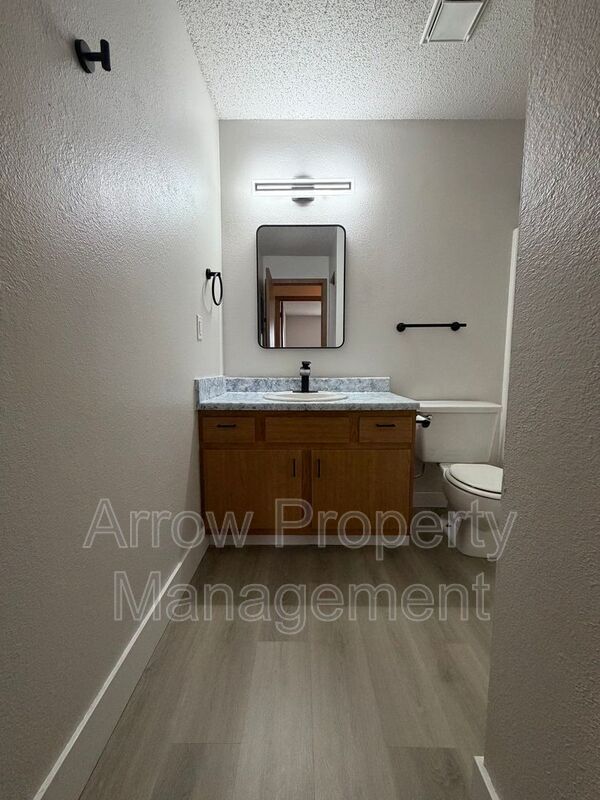 Building Photo - 2340 N 44th St