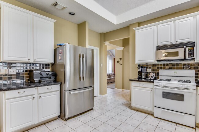 Building Photo - 317 Vantage Pointe Cir