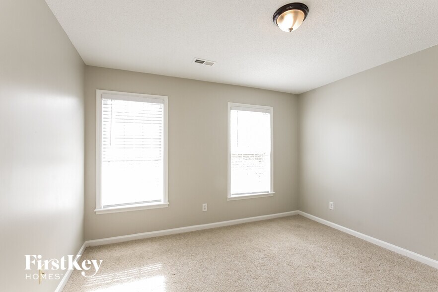 Building Photo - 1703 Glenn Meade Dr