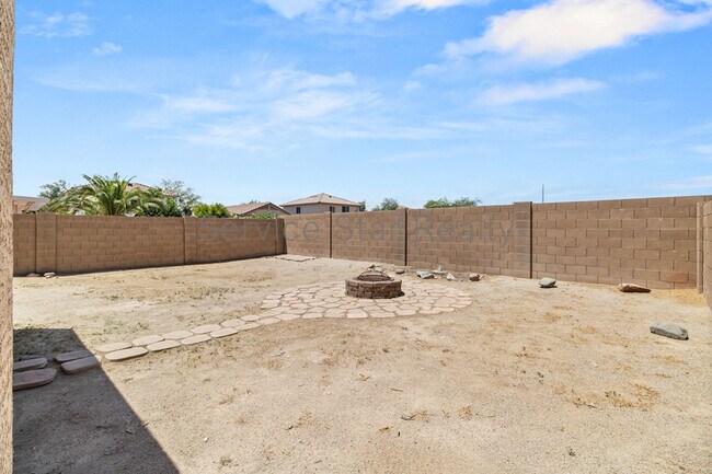 Building Photo - 12106 N 130th Dr