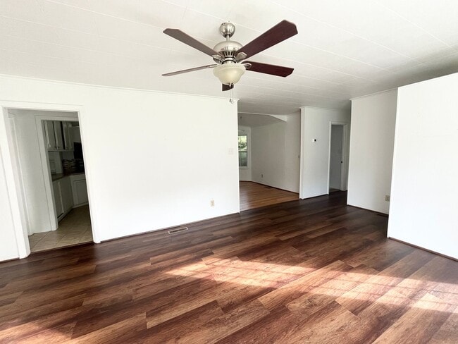 Building Photo - 1619 Midgett Dr