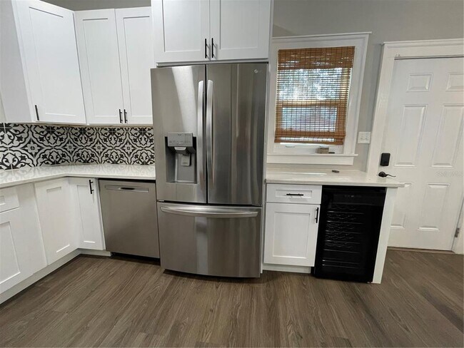 Building Photo - 1932 W Spruce St