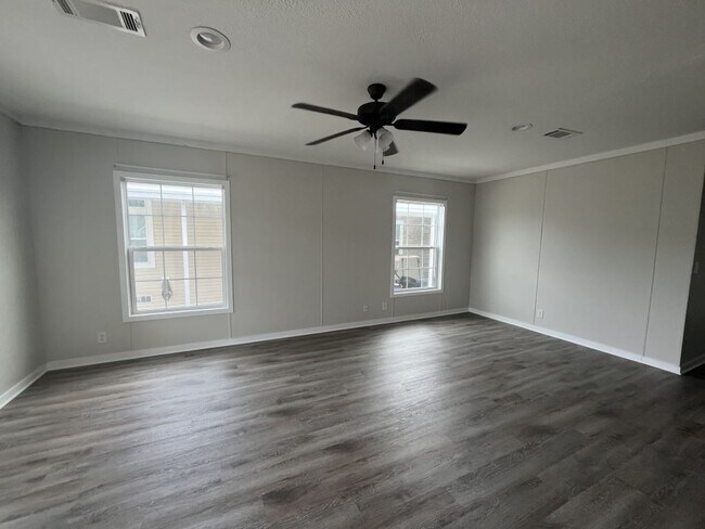Building Photo - 266 Mongoose Ln