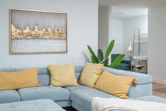 Building Photo - 99 Kneeland St