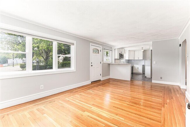 Building Photo - 76 Crossland Rd