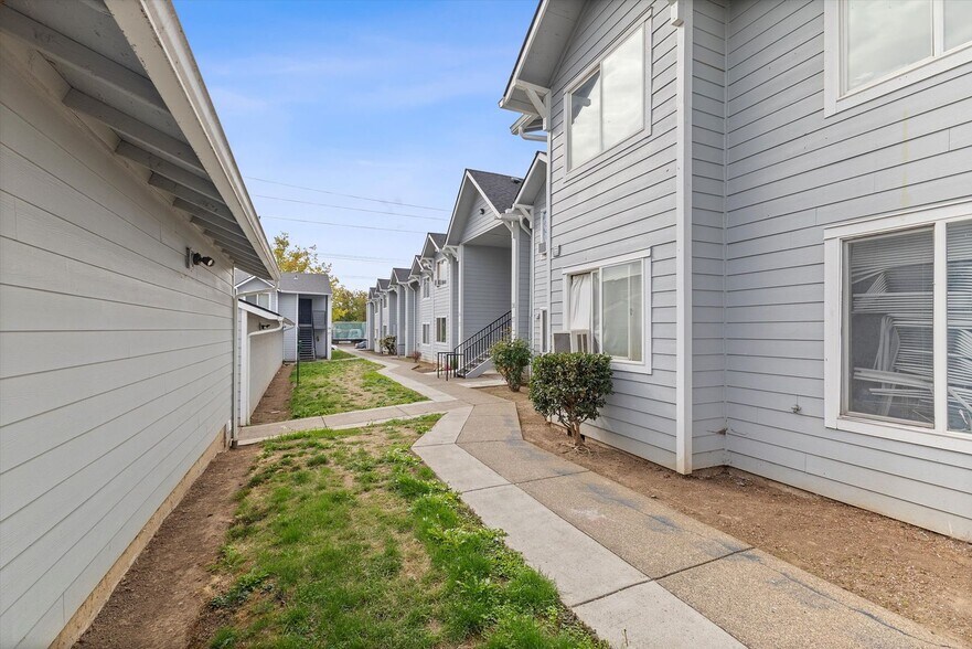 Interior Photo - Rosewood Apartments
