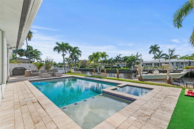 Building Photo - 2207 NE 16th Ave