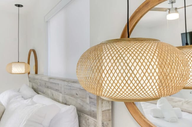 Building Photo - 2325 NE 195th St