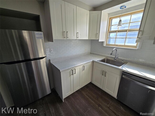 Building Photo - 1305 Collegewood St