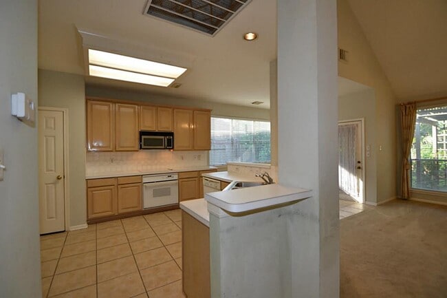 Building Photo - 15307 Amesbury Ln